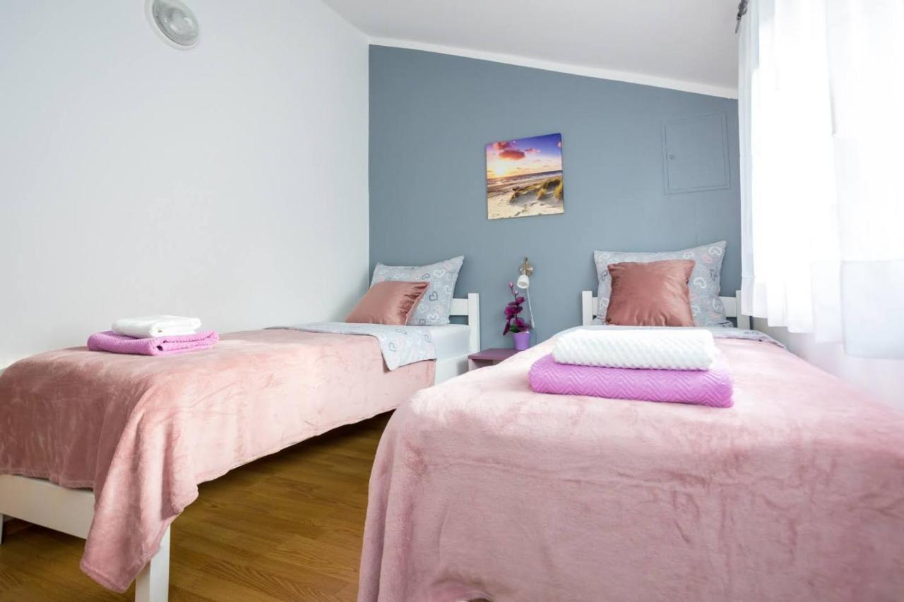 Apartman Luni Sa Bazenom - Malinska, Sveti Anton Sveti Anton  Exterior foto